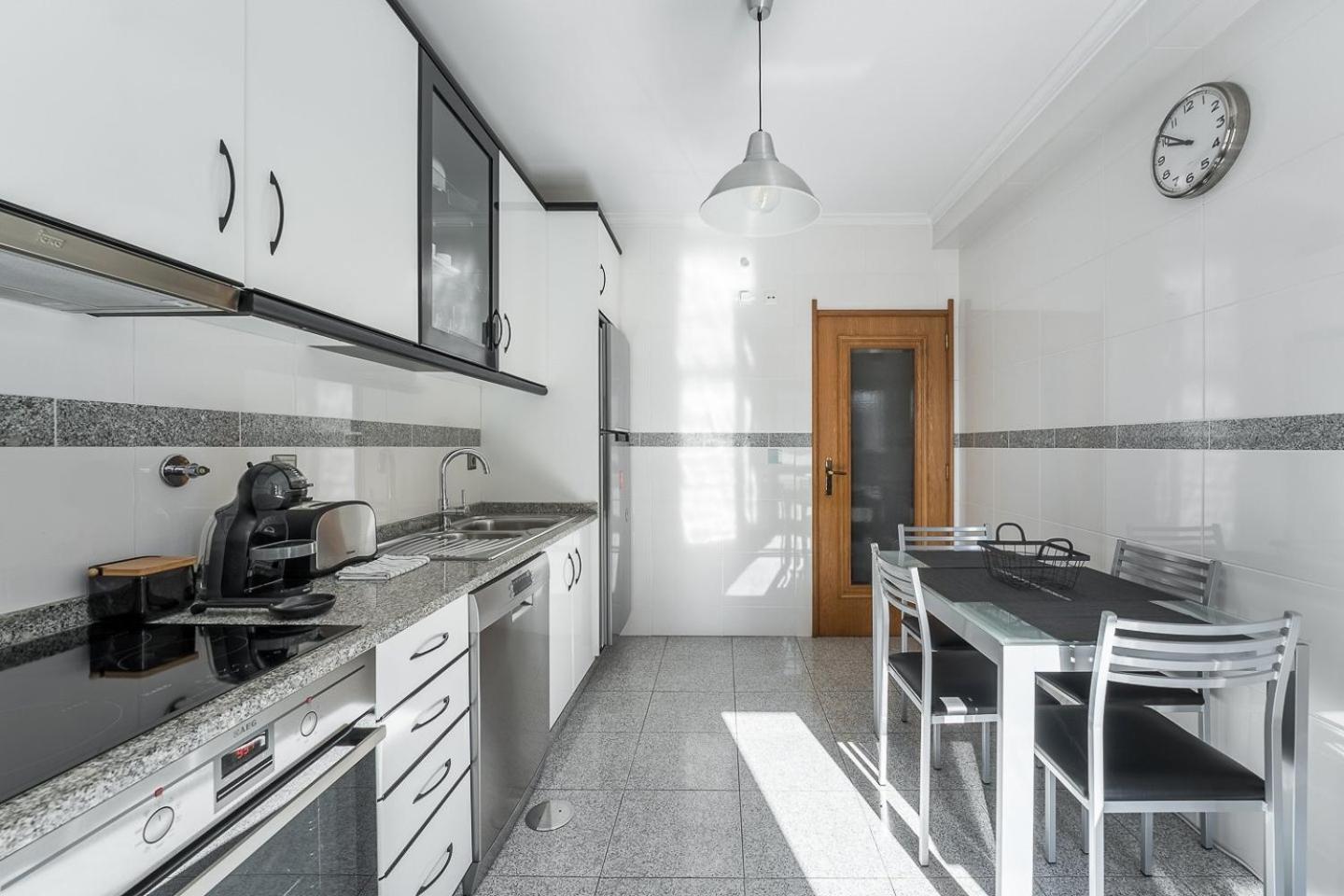 Guestready - Rio Tinto Terrace Apartment Luaran gambar