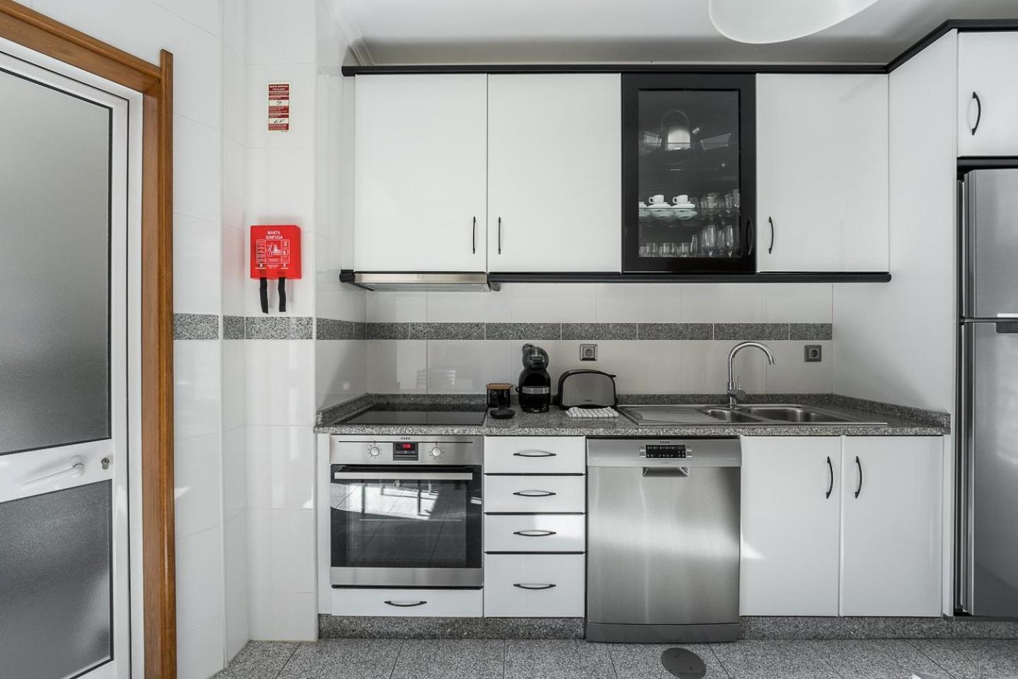 Guestready - Rio Tinto Terrace Apartment Luaran gambar